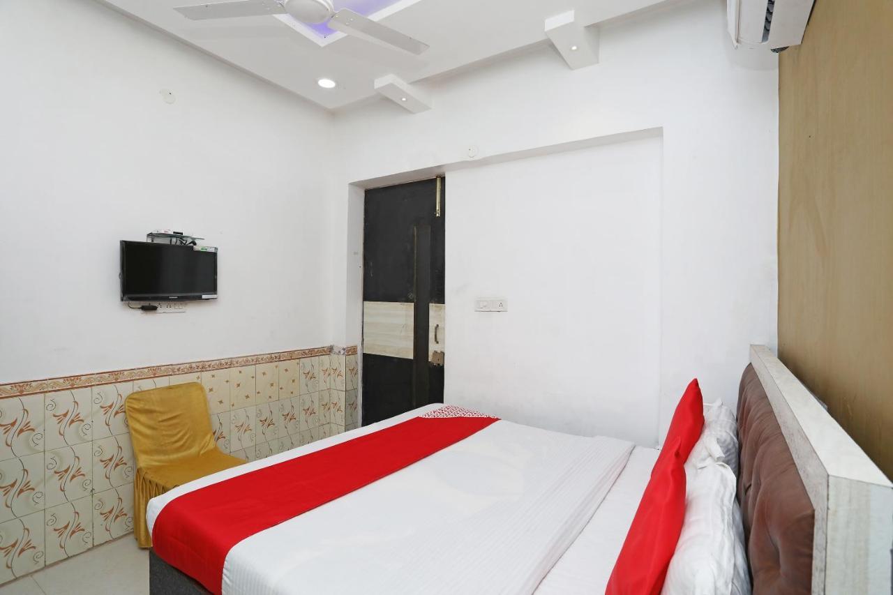 Oyo 29294 Tripathi Guest House Kanpur Esterno foto